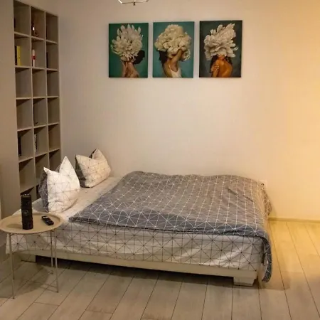Ariel - Balcony & Free Parking